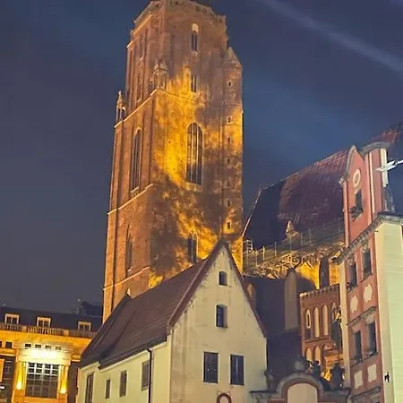 Rynek Pod Fredra Apartment *